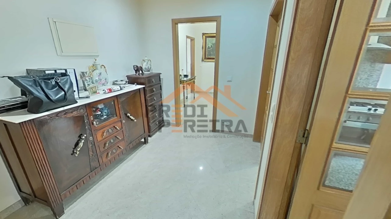Apartamento T3 para Venda em Ramada e Caneças Foto 13