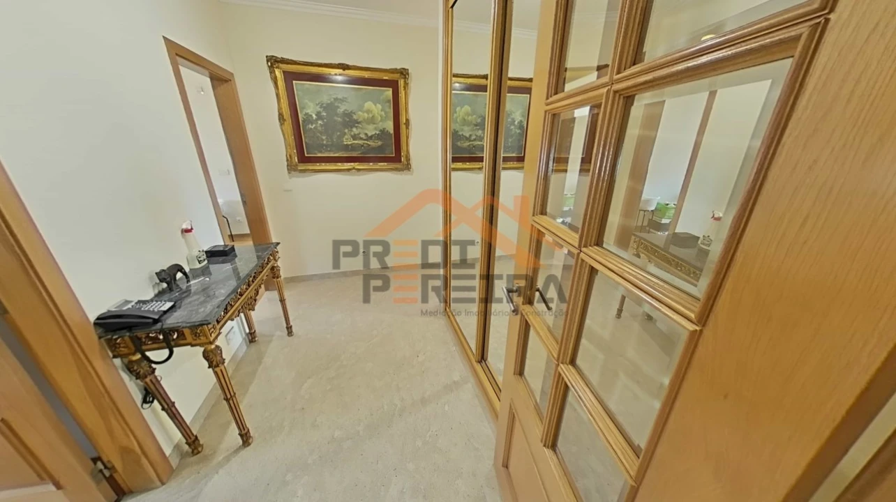 Apartamento T3 para Venda em Ramada e Caneças Foto 17