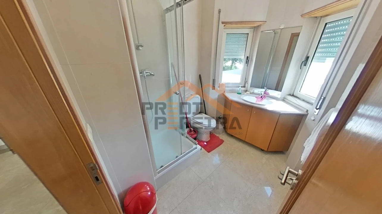 Apartamento T3 para Venda em Ramada e Caneças Foto 29