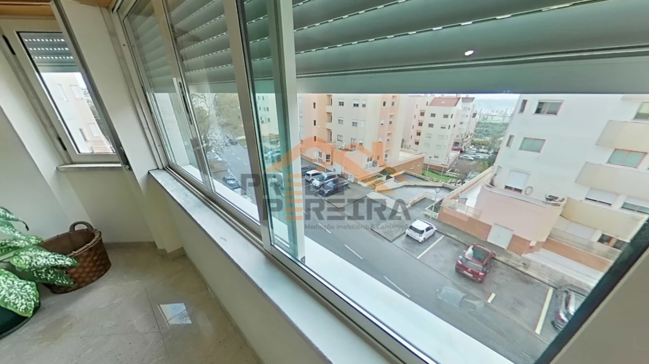 Apartamento T3 para Venda em Ramada e Caneças Foto 9