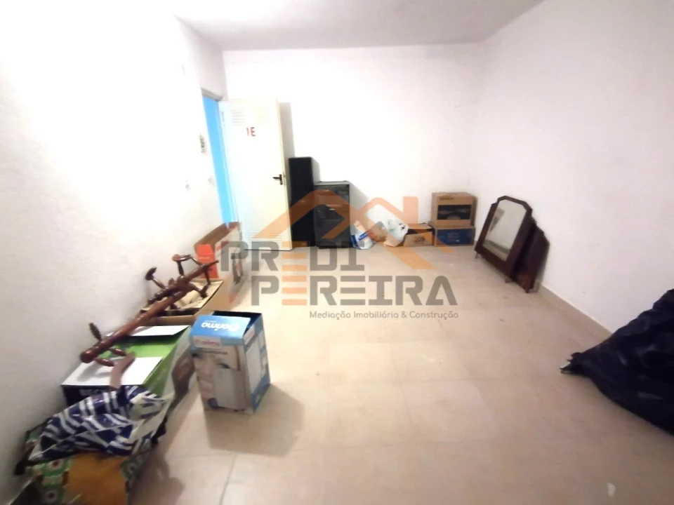 Apartamento T3 para Venda em Ramada e Caneças Foto 31