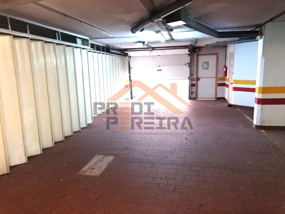 Apartamento T3 para Venda em Ramada e Caneças Foto 32