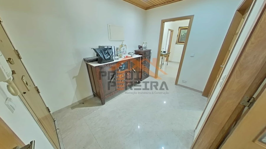 Apartamento T3 para Venda em Ramada e Caneças Foto 12