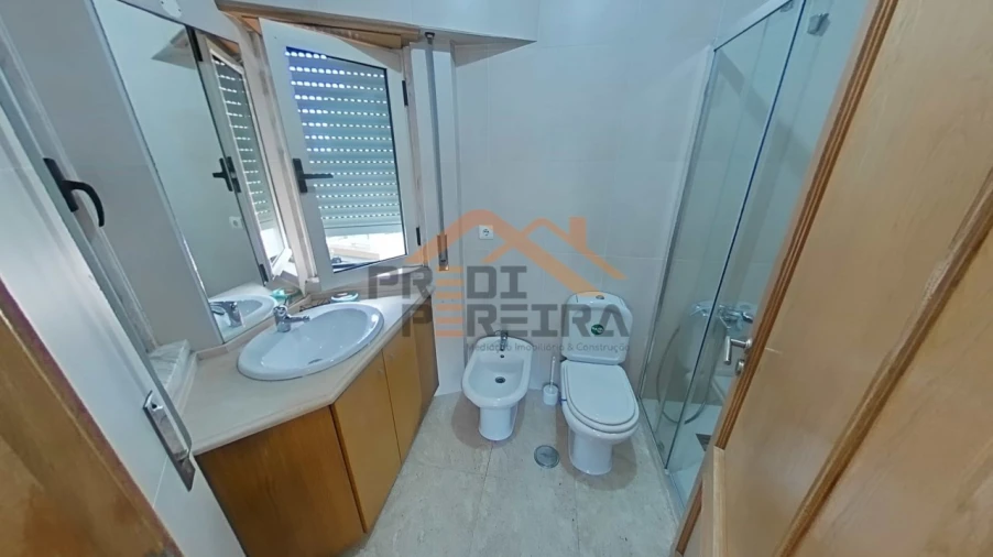 Apartamento T3 para Venda em Ramada e Caneças Foto 21