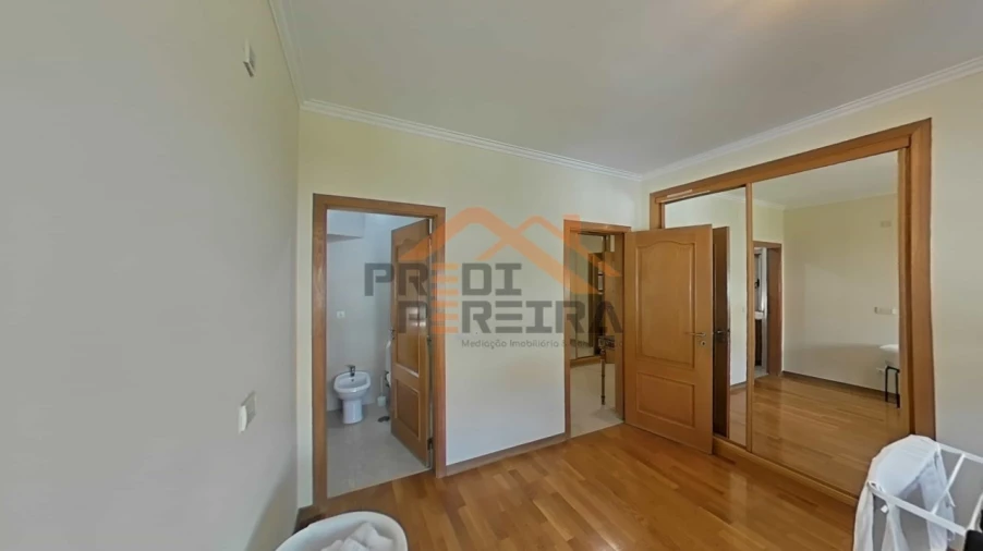 Apartamento T3 para Venda em Ramada e Caneças Foto 20