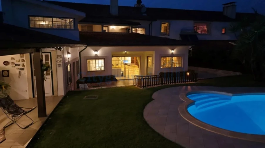 Moradia T10 para Venda em Louriçal Foto 5