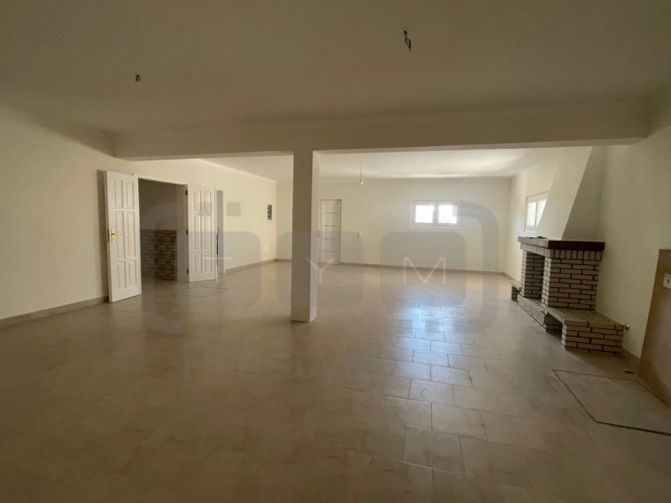 Moradia T6 para Venda em São João Baptista e Santa Maria dos Olivais Foto 27