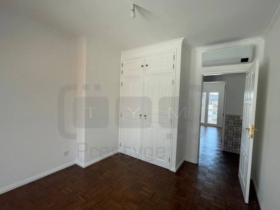 Moradia T6 para Venda em São João Baptista e Santa Maria dos Olivais Foto 10