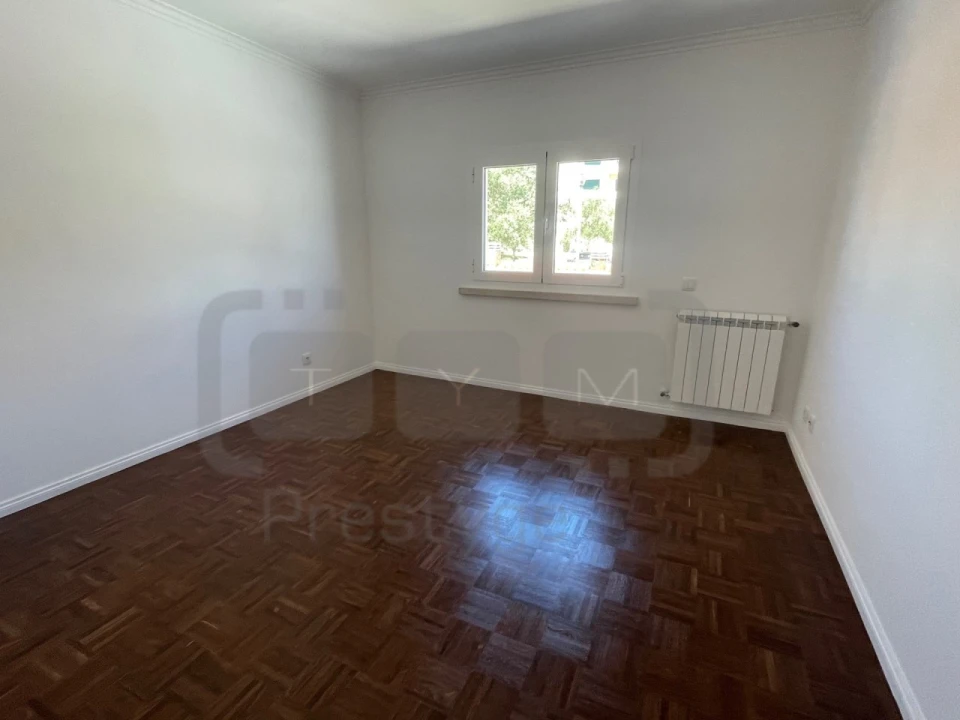 Moradia T6 para Venda em São João Baptista e Santa Maria dos Olivais Foto 15