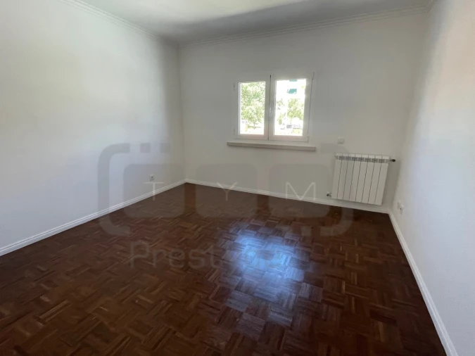 Moradia T6 para Venda em São João Baptista e Santa Maria dos Olivais Foto 15