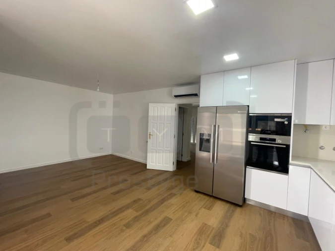 Moradia T6 para Venda em São João Baptista e Santa Maria dos Olivais Foto 4