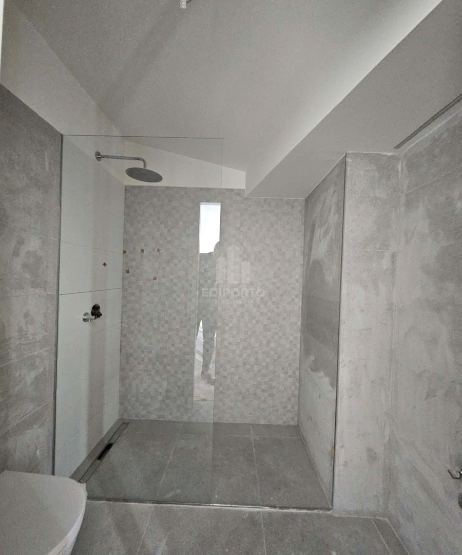 Apartamento T2 para Venda em Cedofeita, Santo Ildefonso, Sé, Miragaia, São Nicolau e Vitória Foto 9