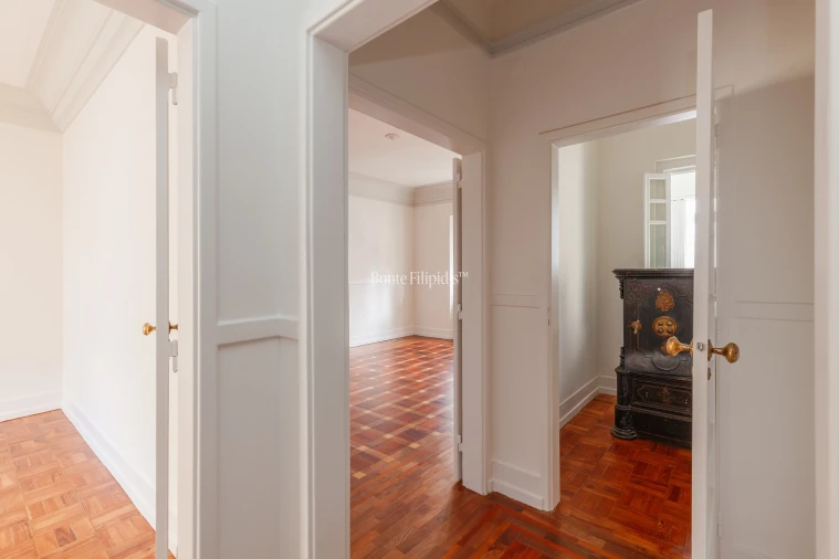 Apartamento T4 para Venda em Santo António Foto 23