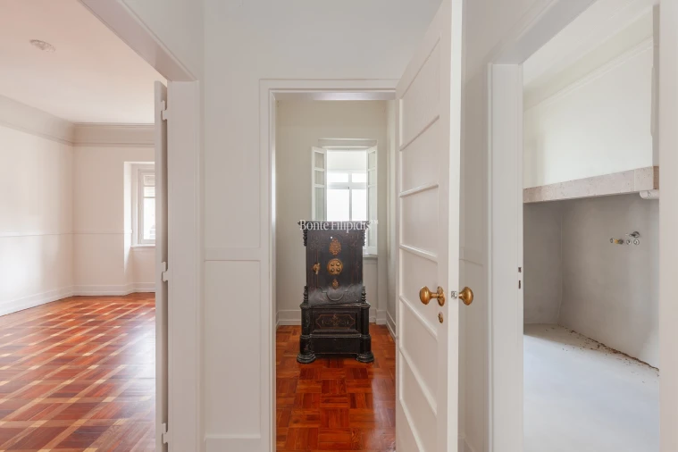 Apartamento T4 para Venda em Santo António Foto 24