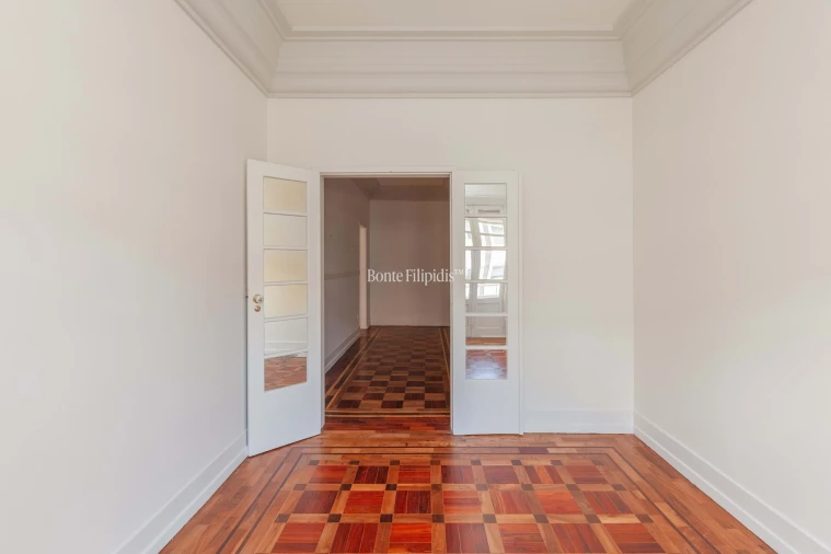 Apartamento T4 para Venda em Santo António Foto 7