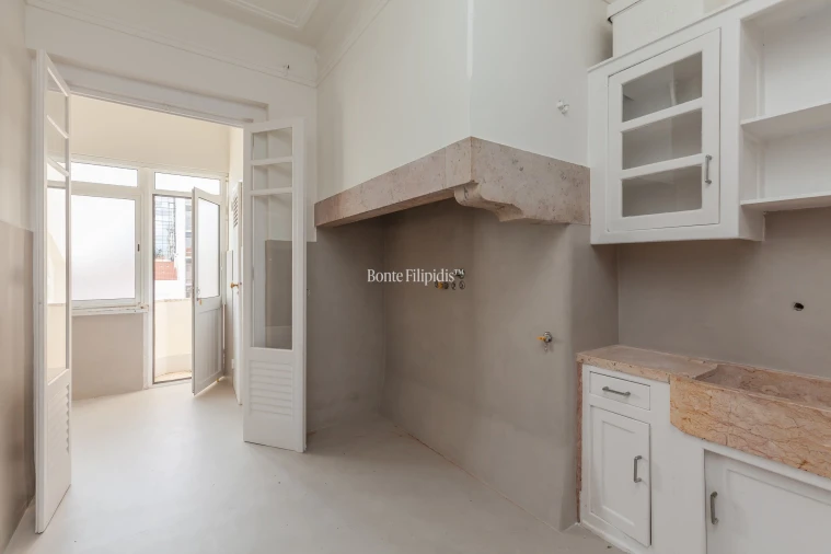 Apartamento T4 para Venda em Santo António Foto 29