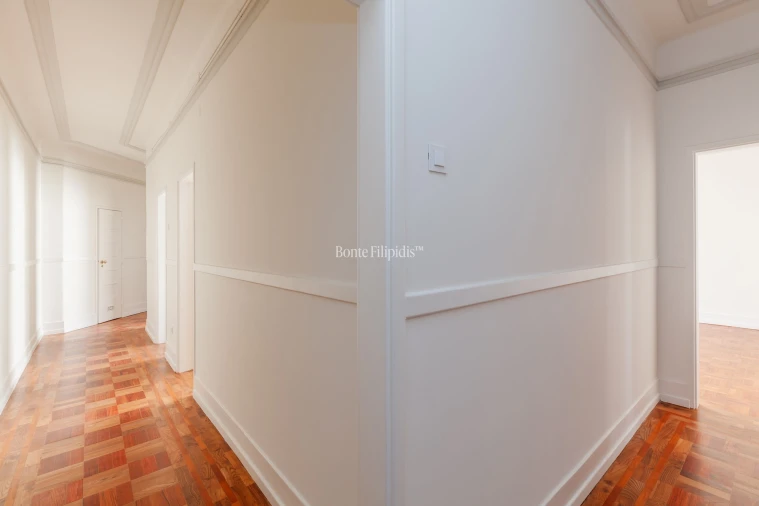 Apartamento T4 para Venda em Santo António Foto 18