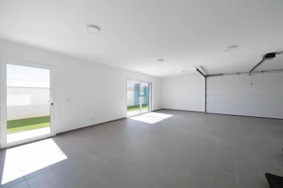 Moradia T3 para Venda em Mexilhoeira Grande