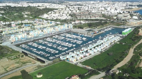 Terreno para Venda em Albufeira e Olhos de Água