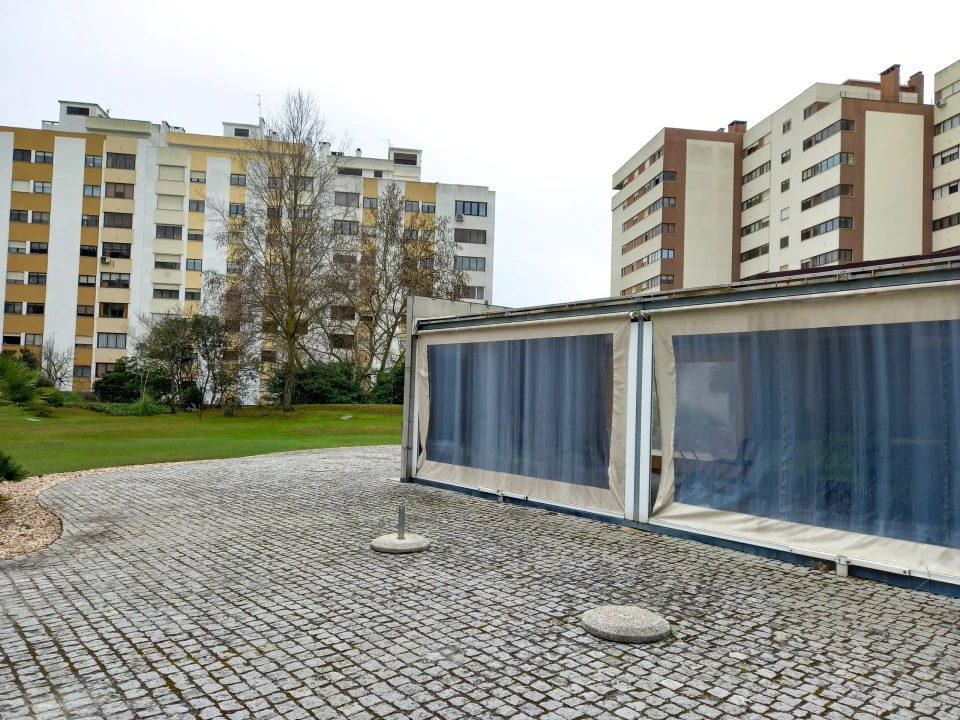 Negócio para Venda em Carnaxide e Queijas Foto 1