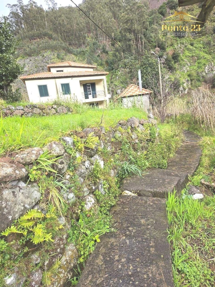 Moradia T3 para Venda em Curral das Freiras Foto 5