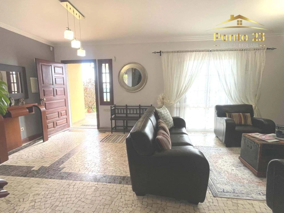 Moradia T4 para Venda em Santa Cruz Foto 11