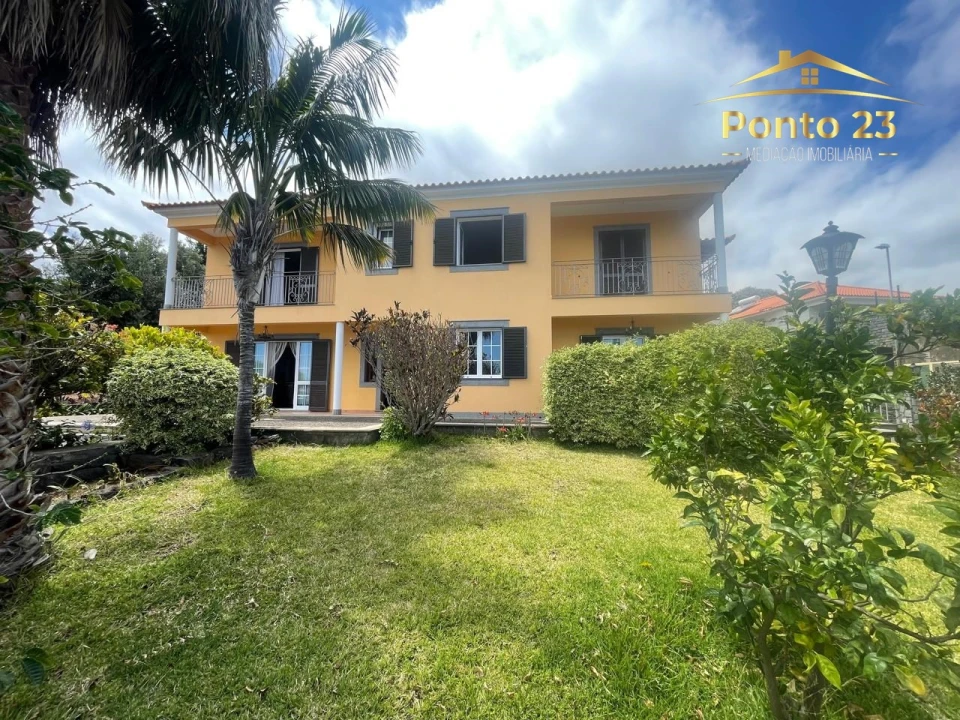 Moradia T4 para Venda em Santa Cruz Foto 2