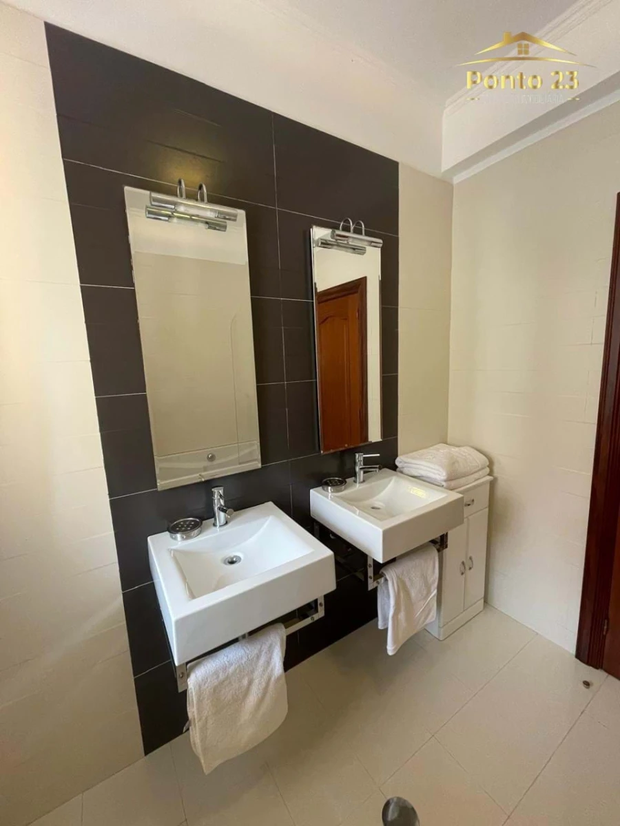 Moradia T4 para Venda em Santa Cruz Foto 15