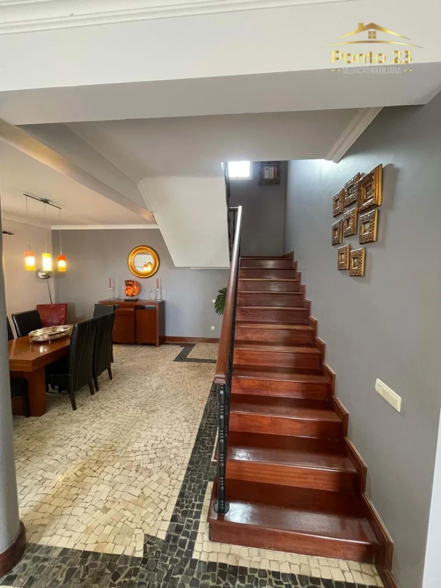 Moradia T4 para Venda em Santa Cruz Foto 10