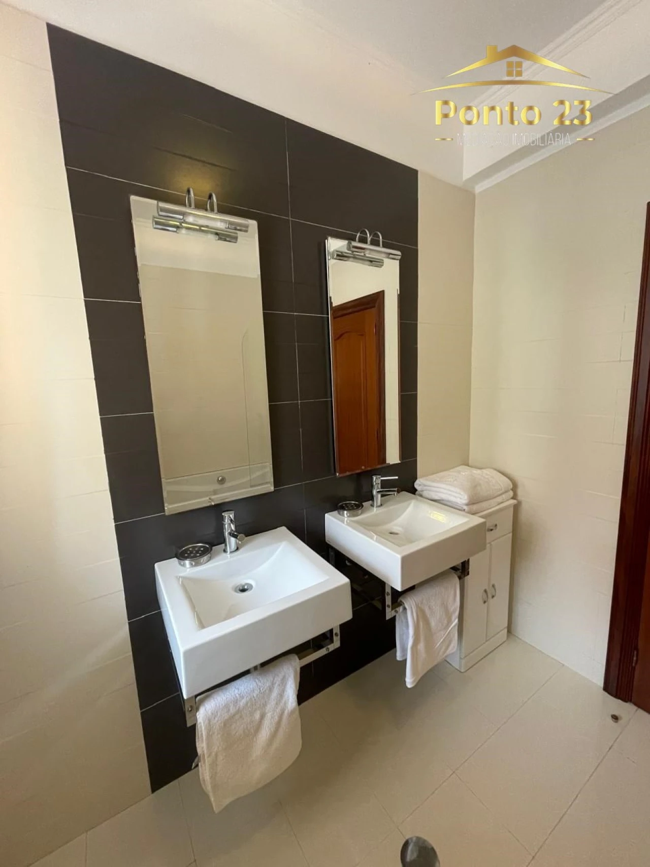 Moradia T4 para Venda em Santa Cruz Foto 15