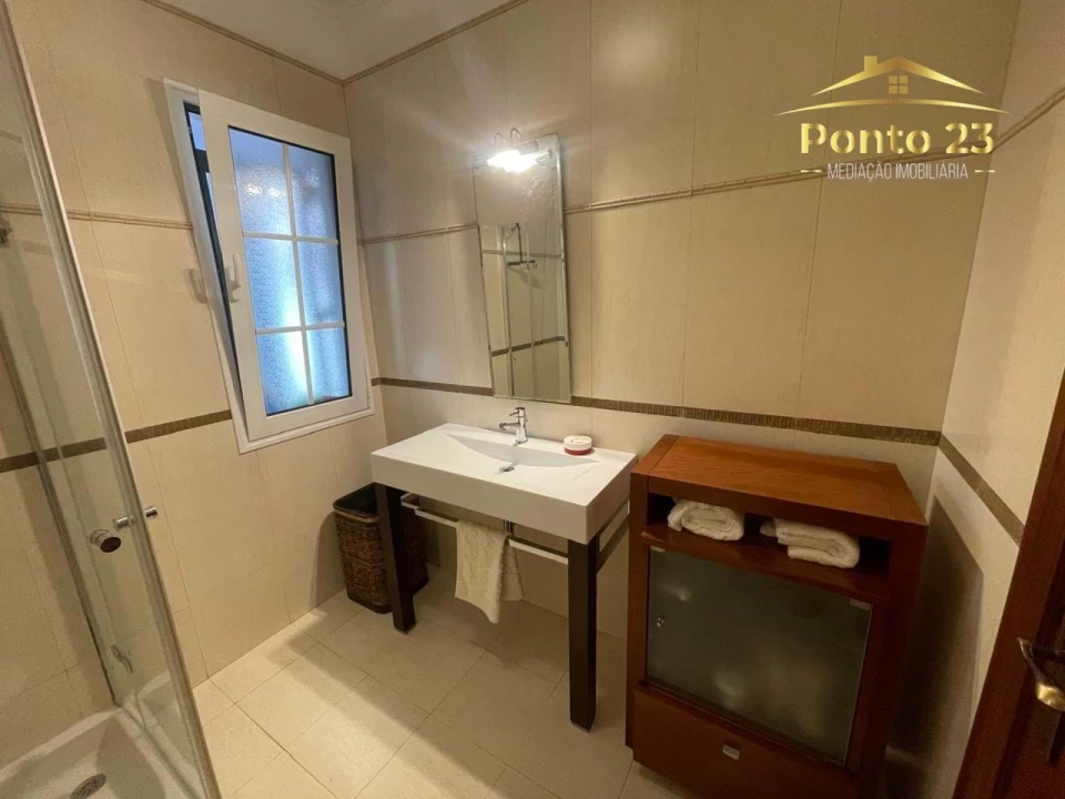 Moradia T4 para Venda em Santa Cruz Foto 17