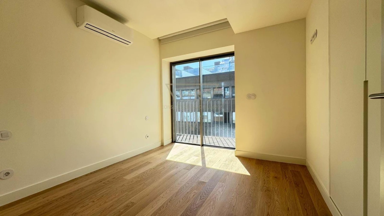 Apartamento T2 para Venda em Santo António Foto 29