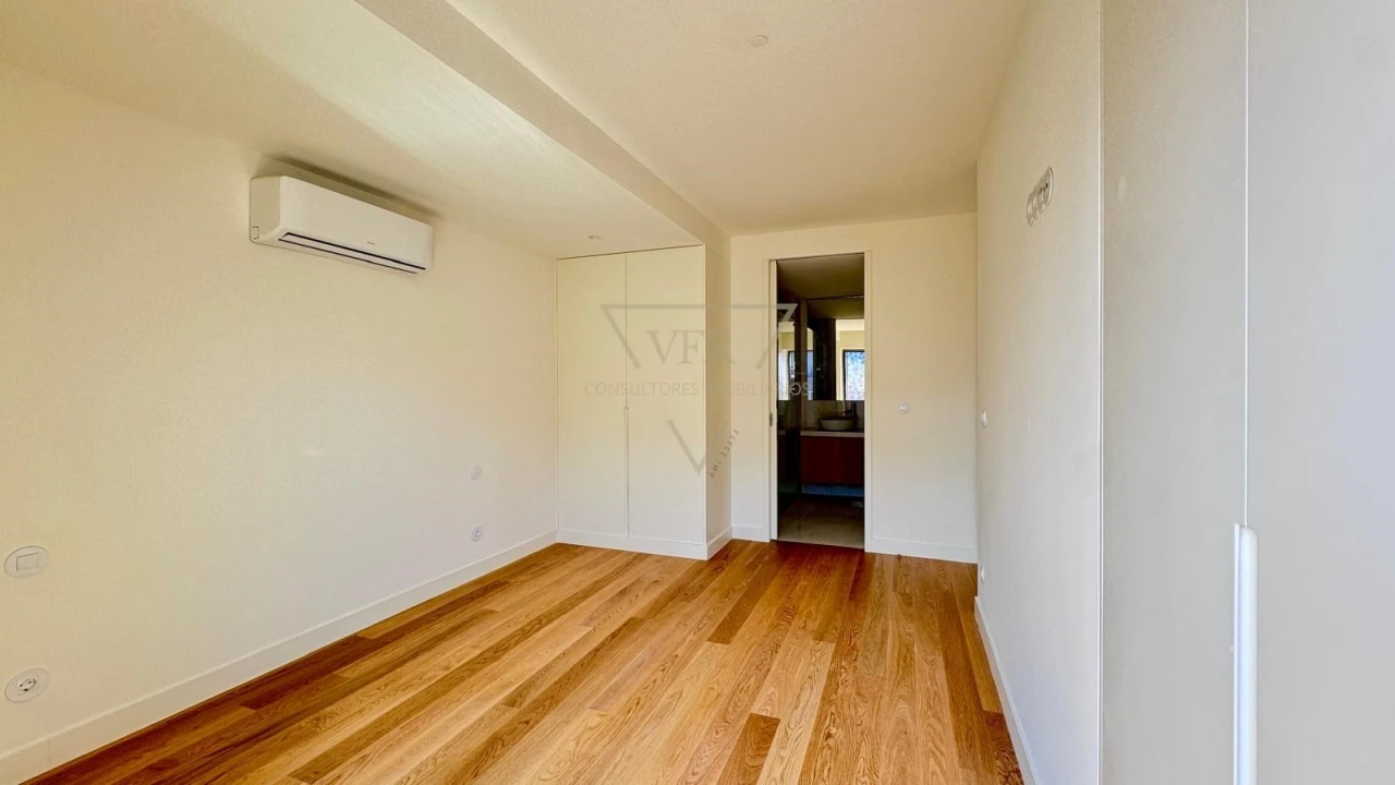 Apartamento T2 para Venda em Santo António Foto 28