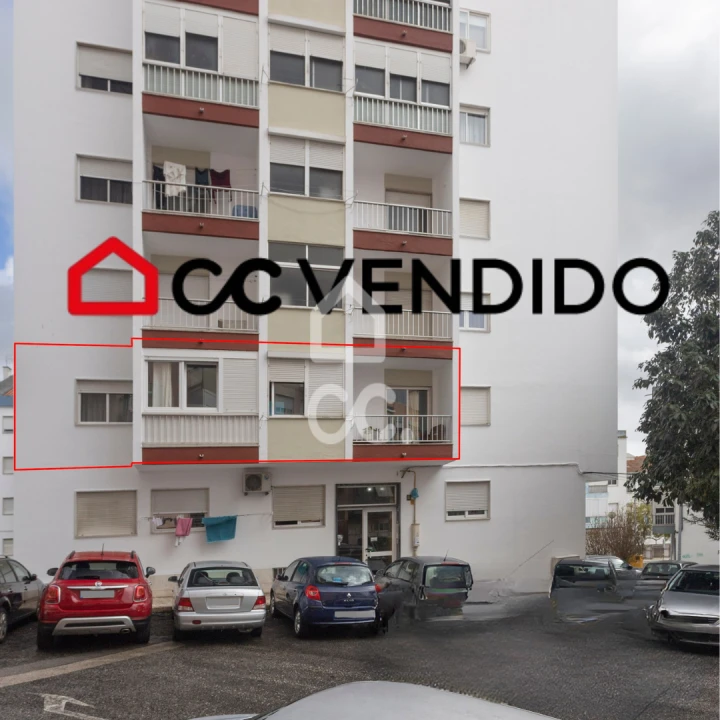 Apartamento T2 para Venda em Odivelas Foto 1