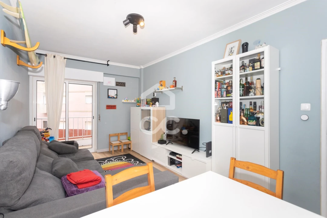 Apartamento T2 para Venda em Odivelas Foto 2