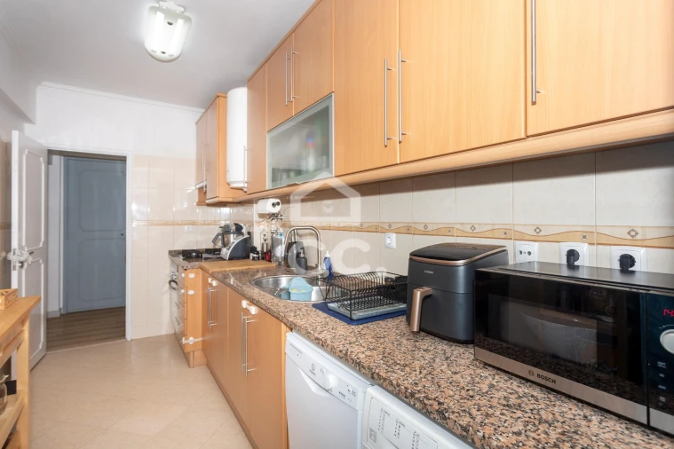 Apartamento T2 para Venda em Odivelas Foto 13