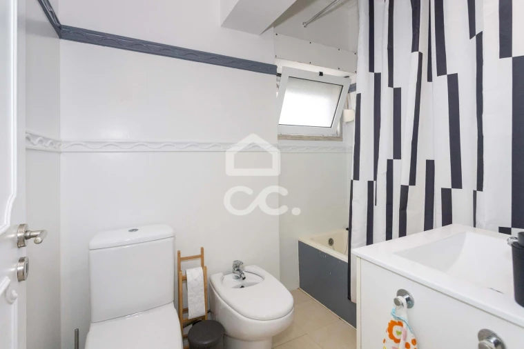 Apartamento T2 para Venda em Odivelas Foto 6