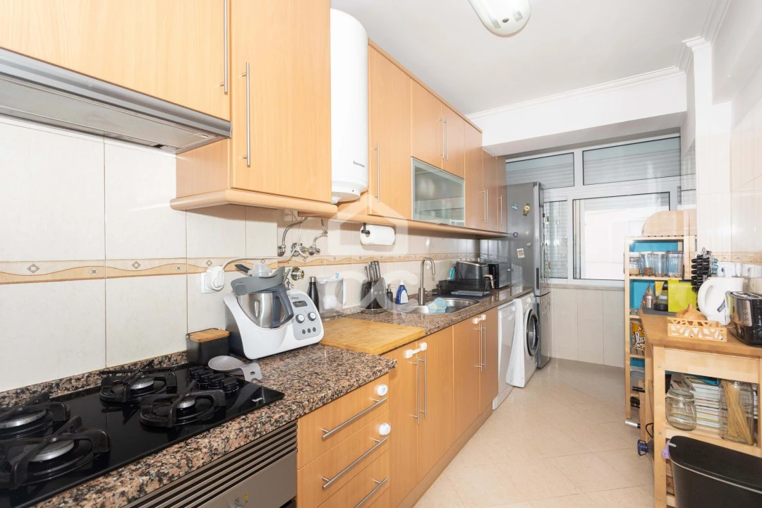 Apartamento T2 para Venda em Odivelas Foto 3