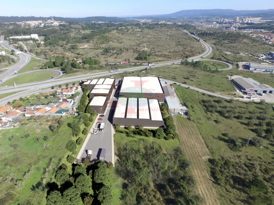 Terreno Comércio / Armazém para Venda em Trouxemil e Torre de Vilela Foto 2