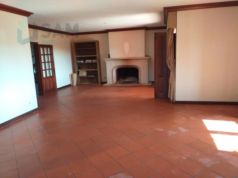 Moradia T6 para Venda em Santa Maria, São Pedro e Sobral da Lagoa Foto 24