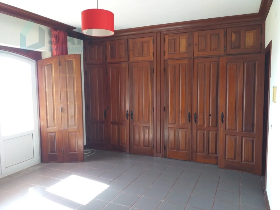 Moradia T6 para Venda em Santa Maria, São Pedro e Sobral da Lagoa Foto 33