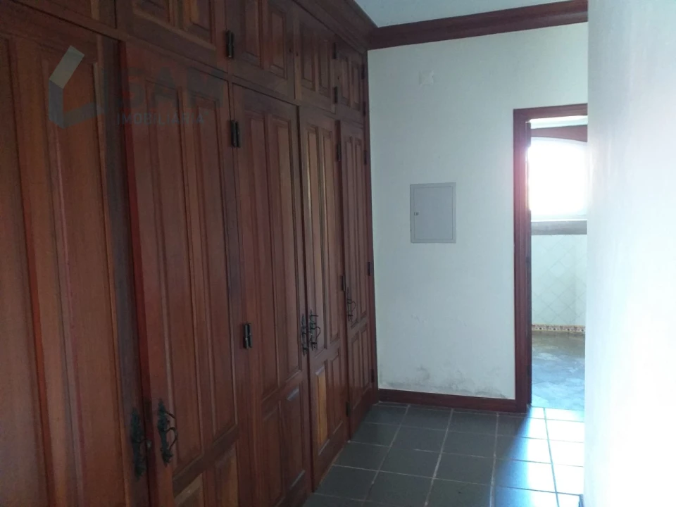 Moradia T6 para Venda em Santa Maria, São Pedro e Sobral da Lagoa Foto 34