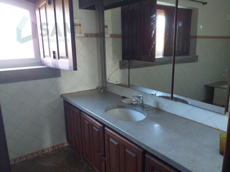 Moradia T6 para Venda em Santa Maria, São Pedro e Sobral da Lagoa Foto 36