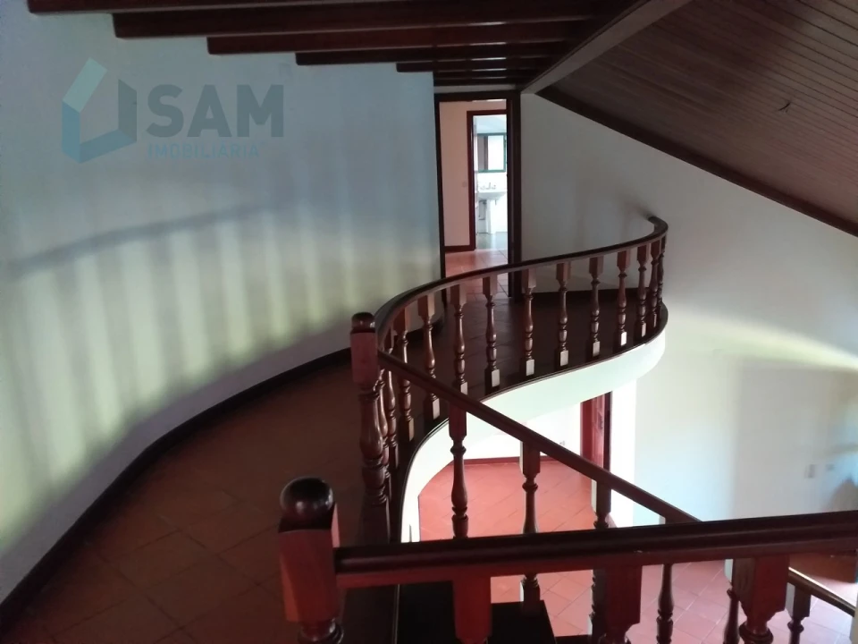 Moradia T6 para Venda em Santa Maria, São Pedro e Sobral da Lagoa Foto 12