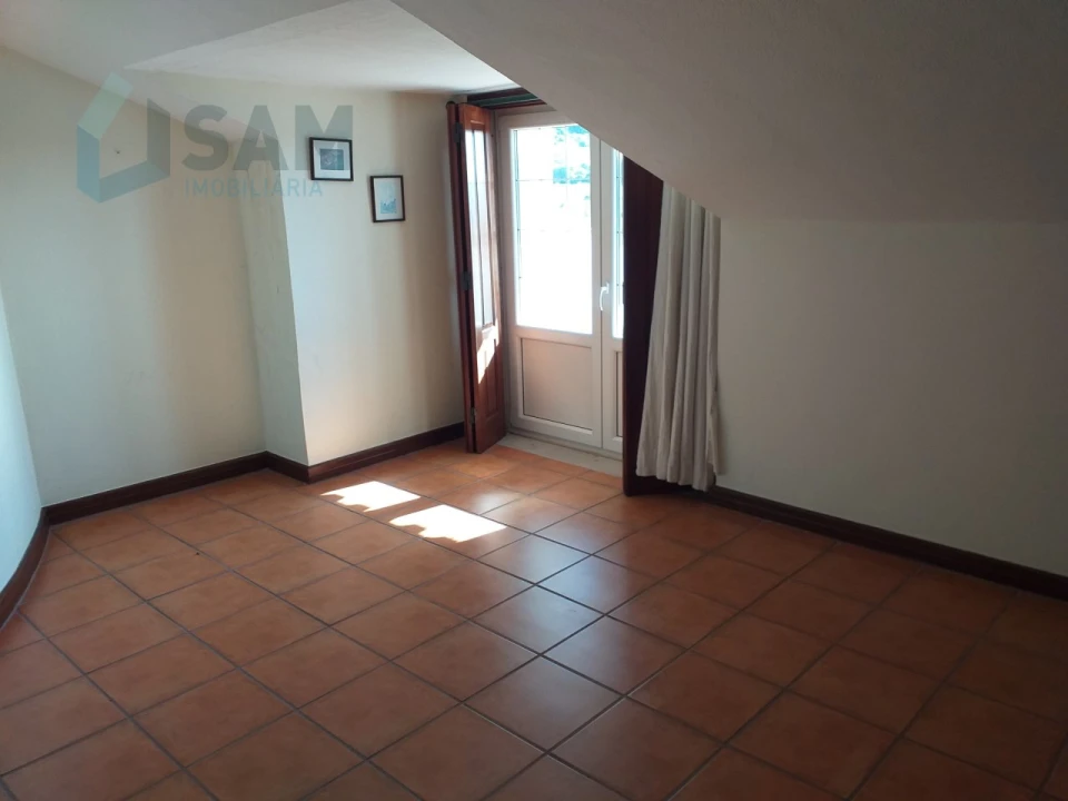 Moradia T6 para Venda em Santa Maria, São Pedro e Sobral da Lagoa Foto 15