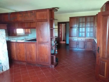 Moradia T6 para Venda em Santa Maria, São Pedro e Sobral da Lagoa