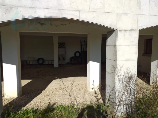 Moradia T6 para Venda em Santa Maria, São Pedro e Sobral da Lagoa Foto 46