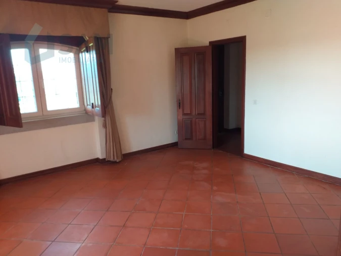 Moradia T6 para Venda em Santa Maria, São Pedro e Sobral da Lagoa Foto 21