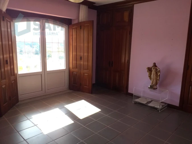 Moradia T6 para Venda em Santa Maria, São Pedro e Sobral da Lagoa Foto 29