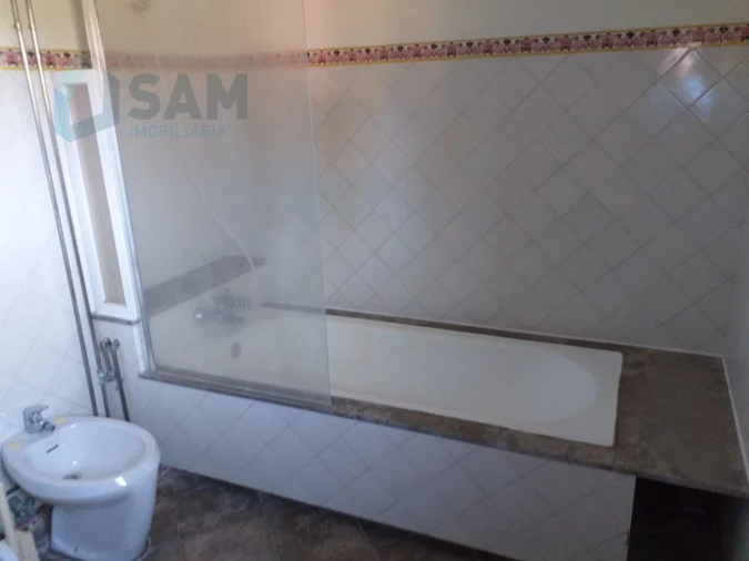 Moradia T6 para Venda em Santa Maria, São Pedro e Sobral da Lagoa Foto 35